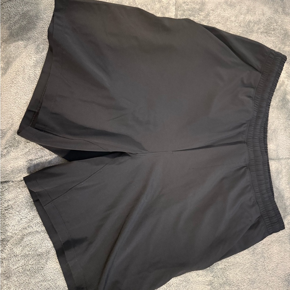Lululemon Athletica Black Pacebreaker linerless 7” inseam